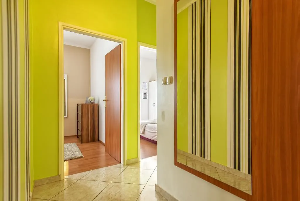 Apartment Living With Nature Pula
