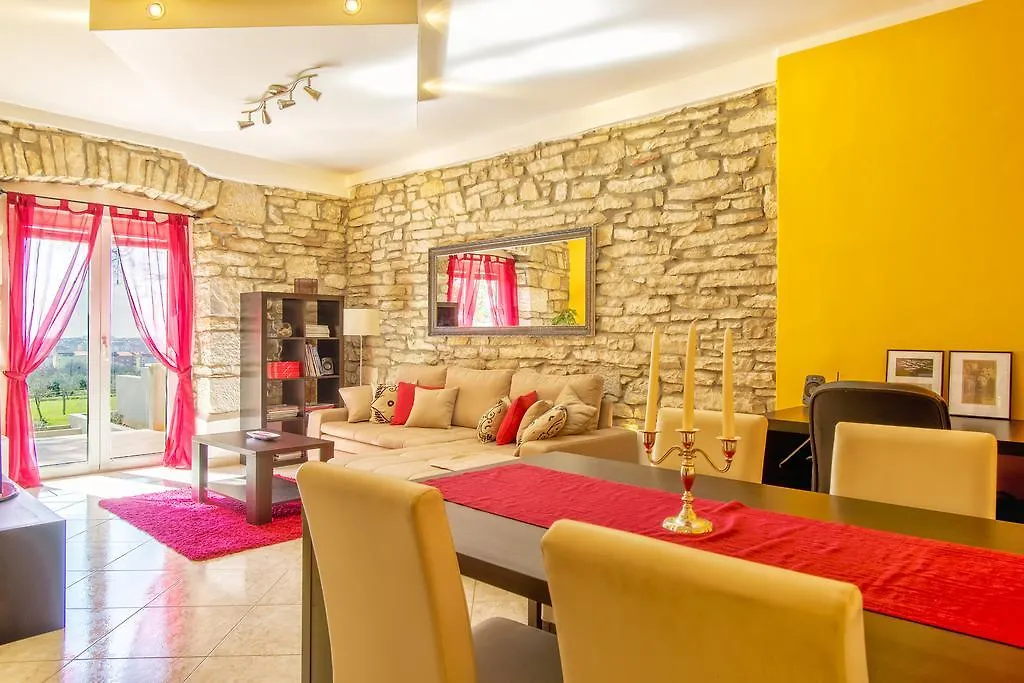 Apartment Living With Nature Pula