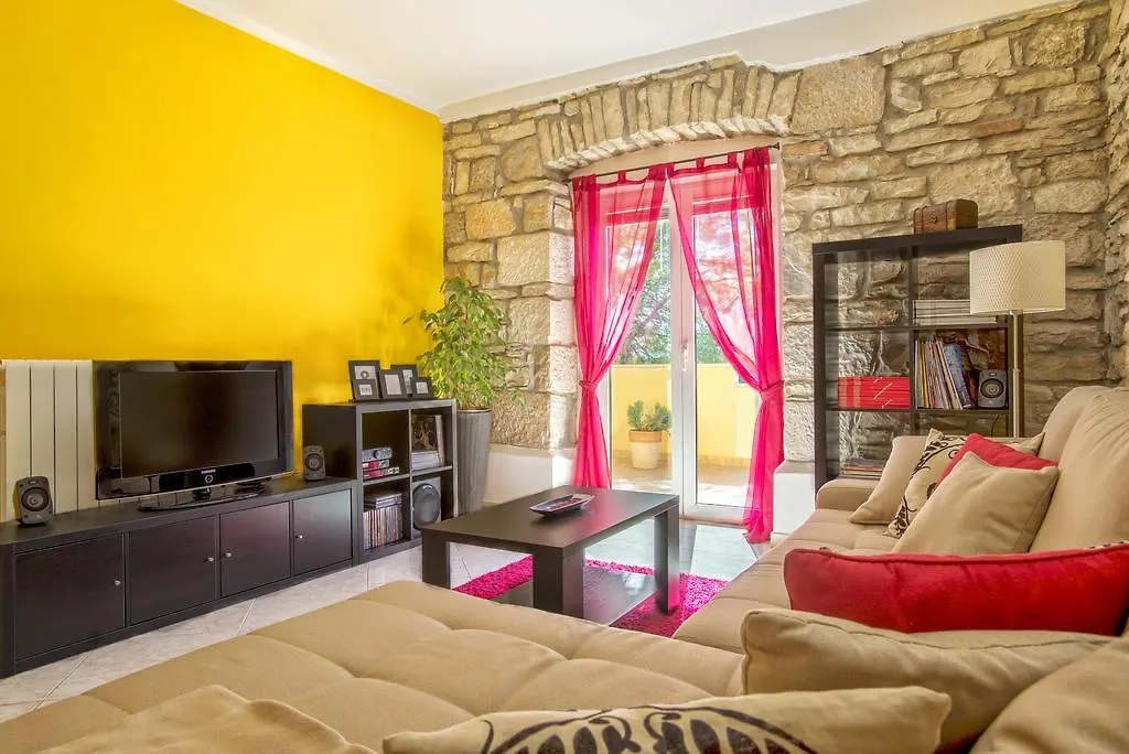 Apartment Living With Nature Pula
