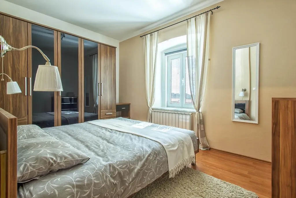 Apartment Living With Nature Pula